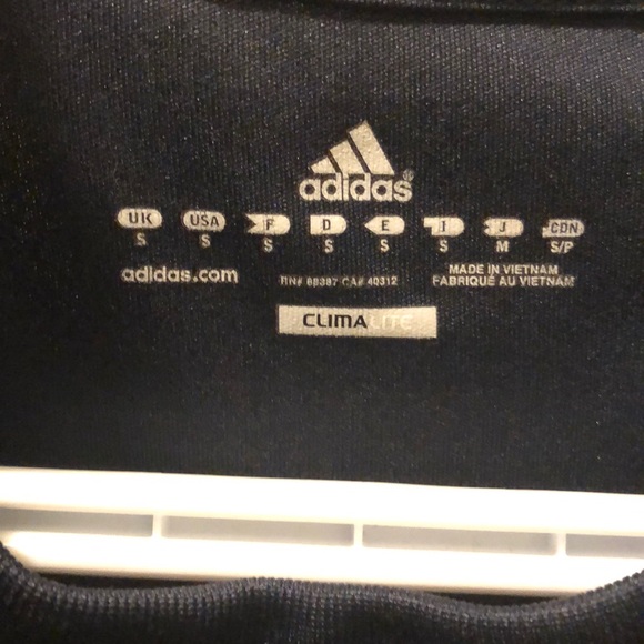 Adidas gym shirt - Picture 4 of 4